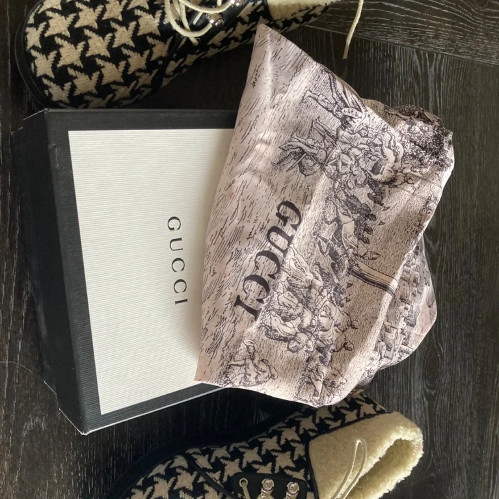 Gucci Houndstooth Bootie - Picture 3 of 4